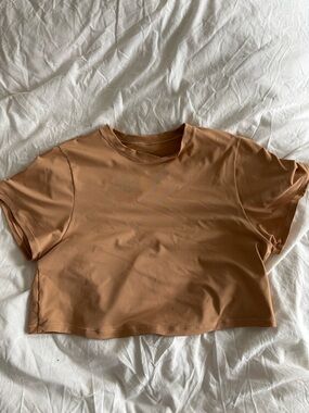 Skims Cropped Short Sleeve Top - Tan